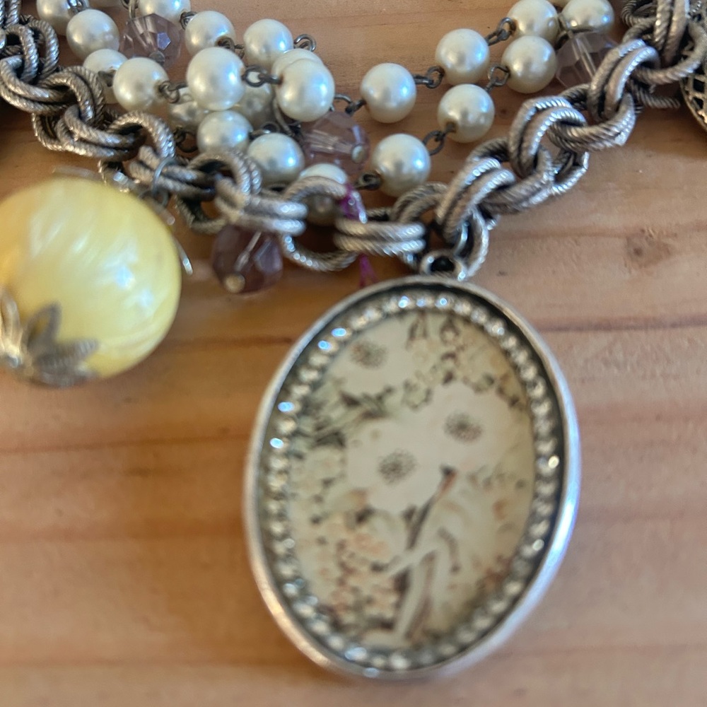Lenora Dame Vintage Silver Tone Triple Layered Faux Pearl Locket Necklace 18" - Picture 2 of 8